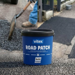 Vitex Road Patch 25kg je gotova hladna asfaltna mešavina namijenjena za brzu i jednostavnu sanaciju oštećenja na asfaltnim površinama